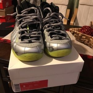 Nike foamposite size 9